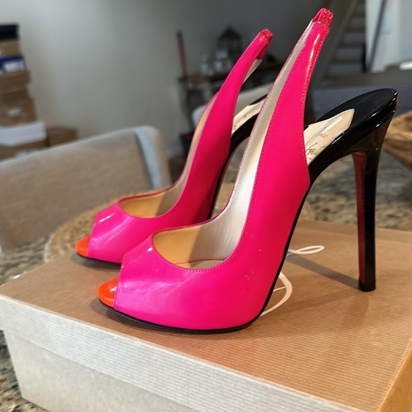 Red bottoms - Picture 2 of 7